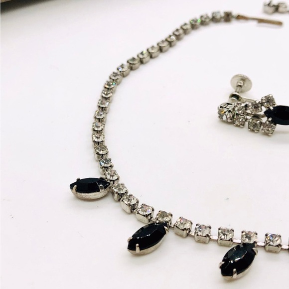 Vintage Demi Parure Black Crystal Necklace & Earrings. - Picture 4 of 10